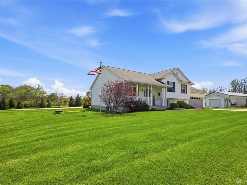 596 Terrace Creek Court, Clearcreek Township, OH 45036 Photo 4