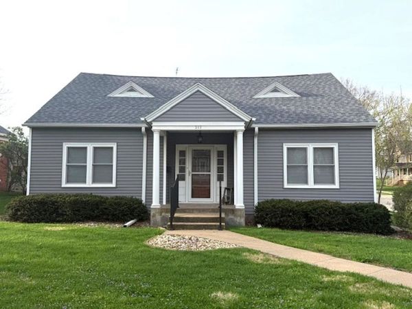 317 W Pleasant Street, Maquoketa, IA 52060