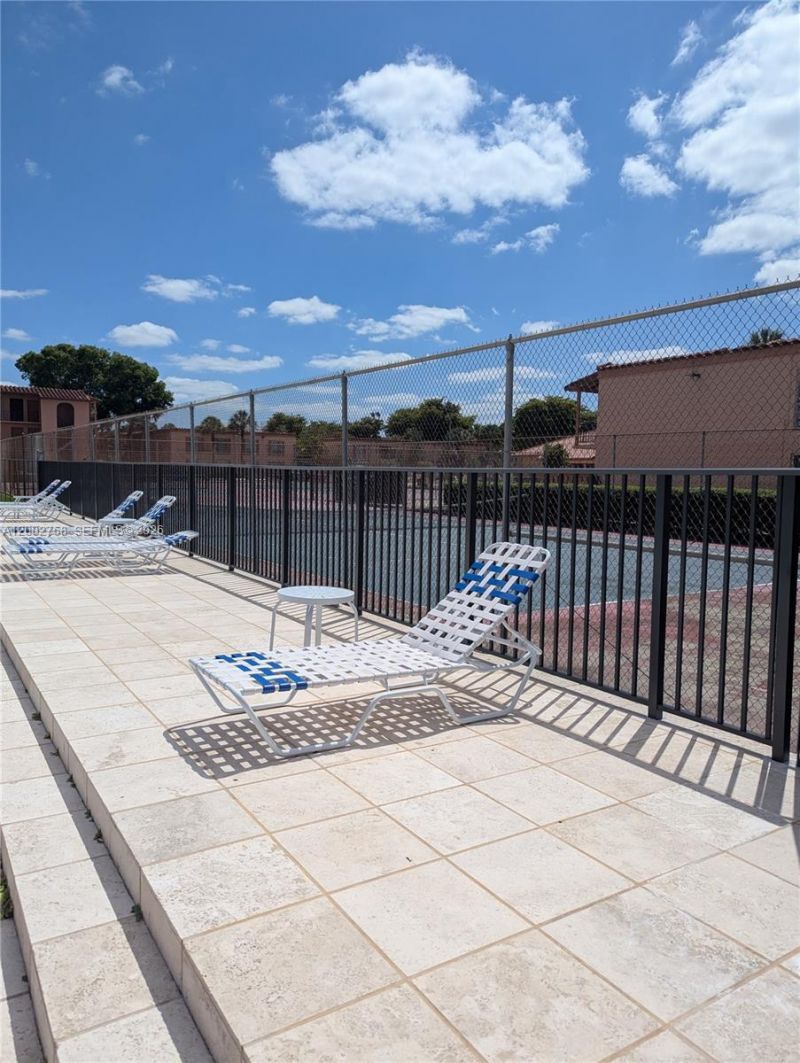 7160 Fairway Dr, Unit J18, Miami Lakes, FL 33014 Photo