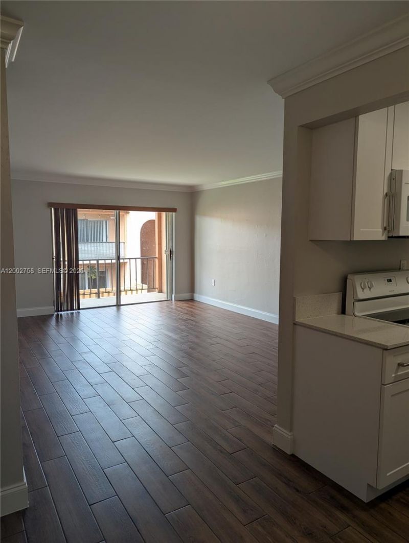 7160 Fairway Dr, Unit J18, Miami Lakes, FL 33014 Photo