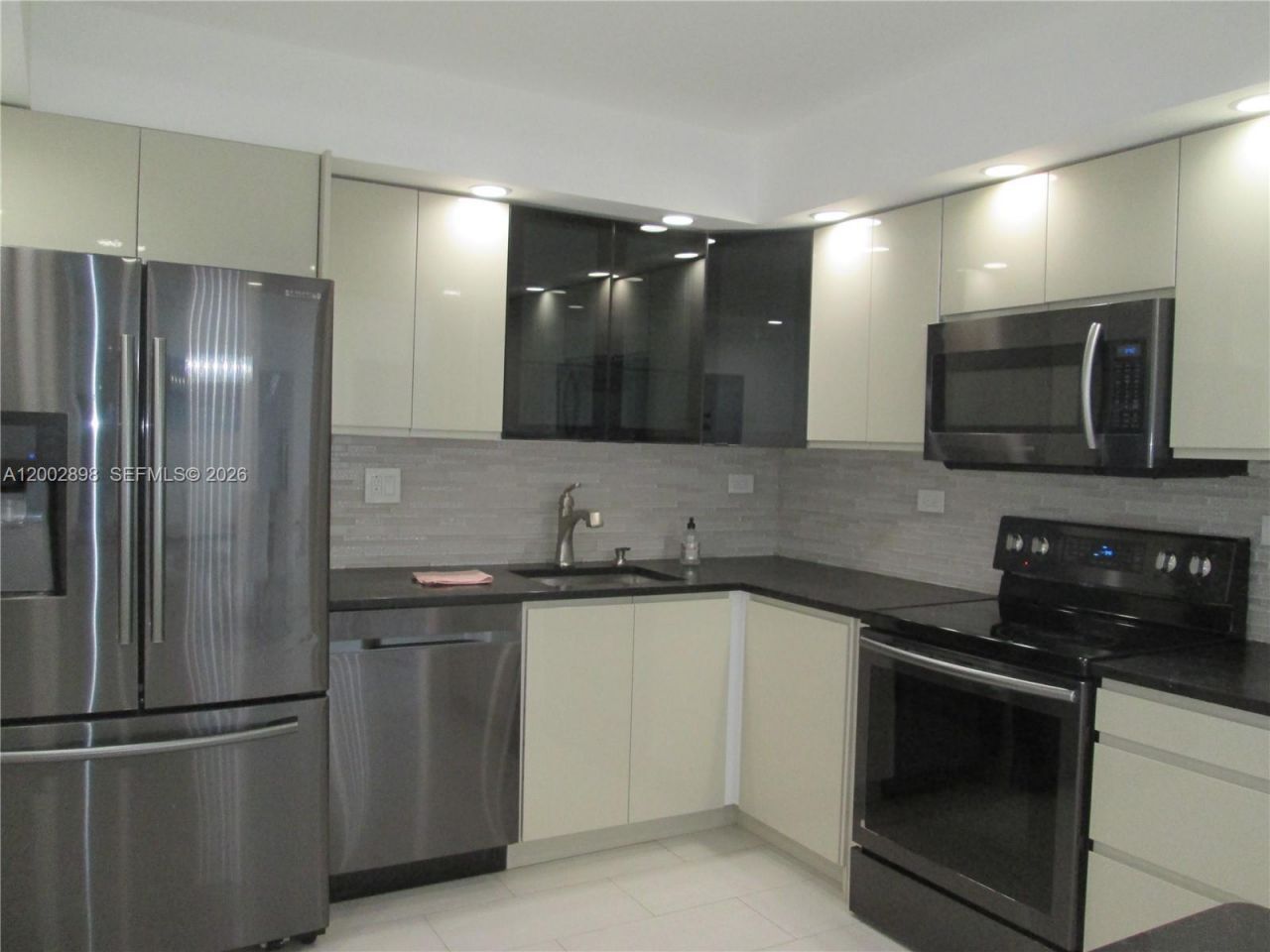 251 174th St, Unit 2208, Sunny Isles Beach, FL 33160 Photo