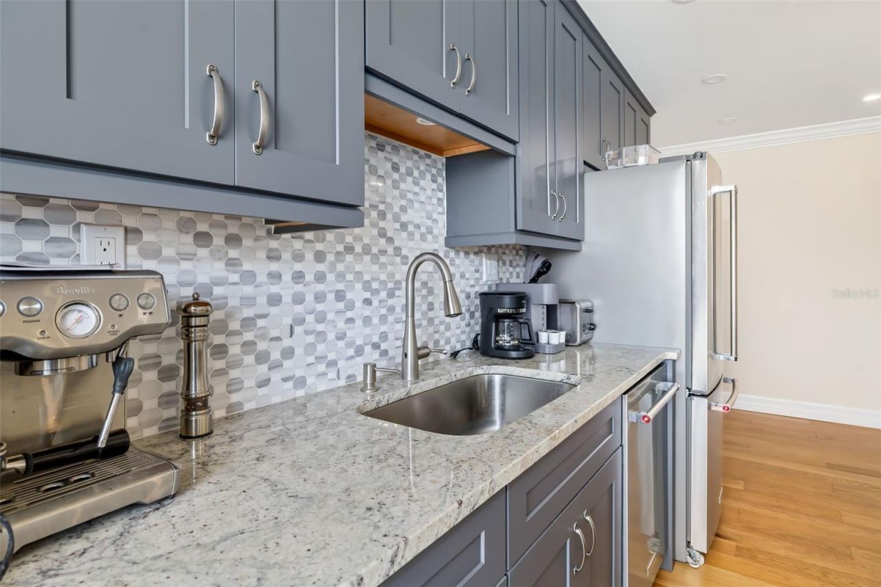 763 John Ringling Boulevard, Unit 22, Sarasota, FL 34236 Photo