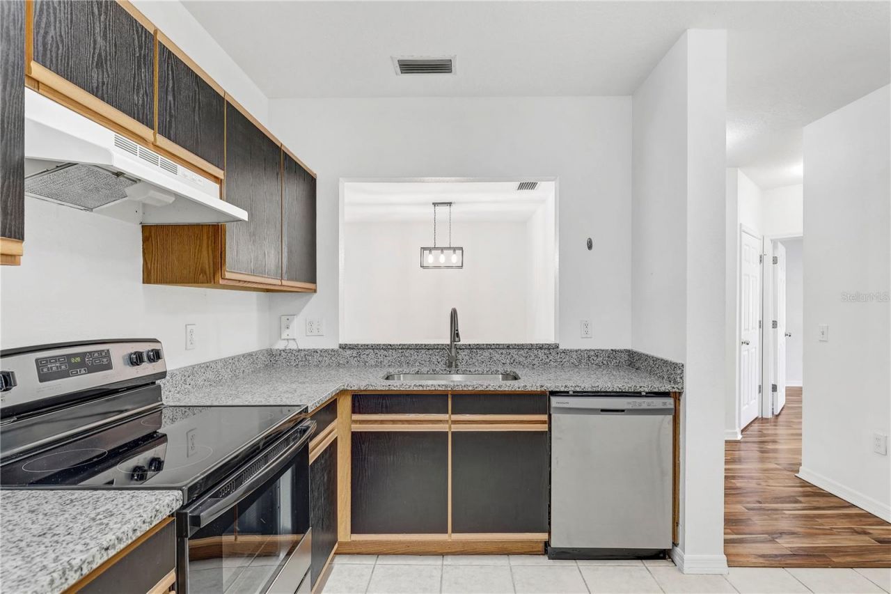 6014 Portsdale Place, Unit 202, Riverview, FL 33578 Photo