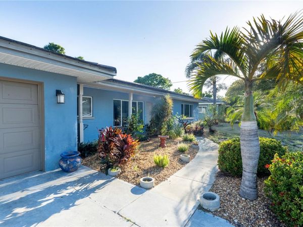 33 SOUTHWIND DRIVE, BELLEAIR BLUFFS, FL 33770