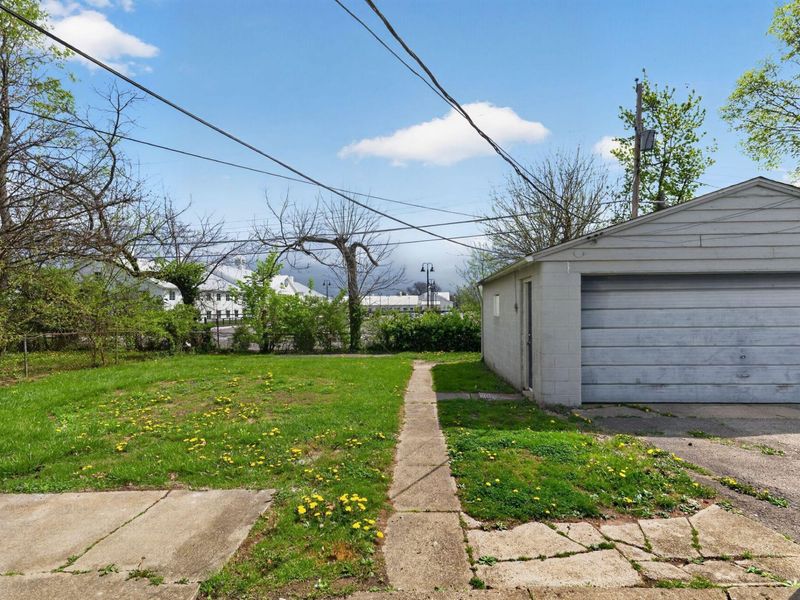 2902 Northglen Drive, Columbus, OH 43224 Photo 27