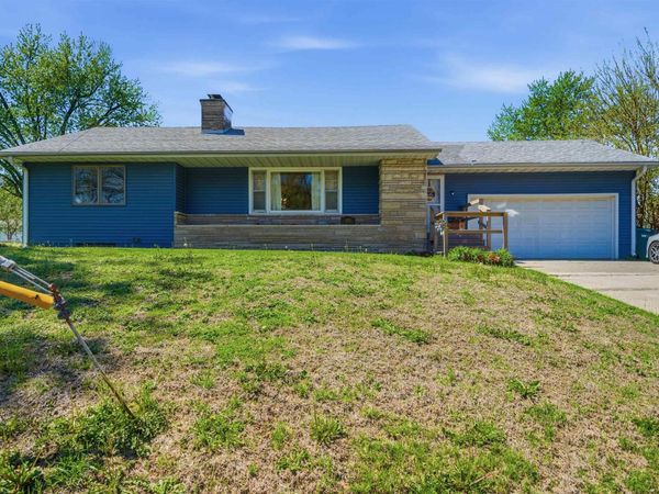 111 N SANDERSON Avenue, Bartonville, IL 61607