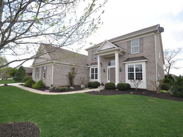 4620 Pebblepointe Pass, Zionsville, IN 46077