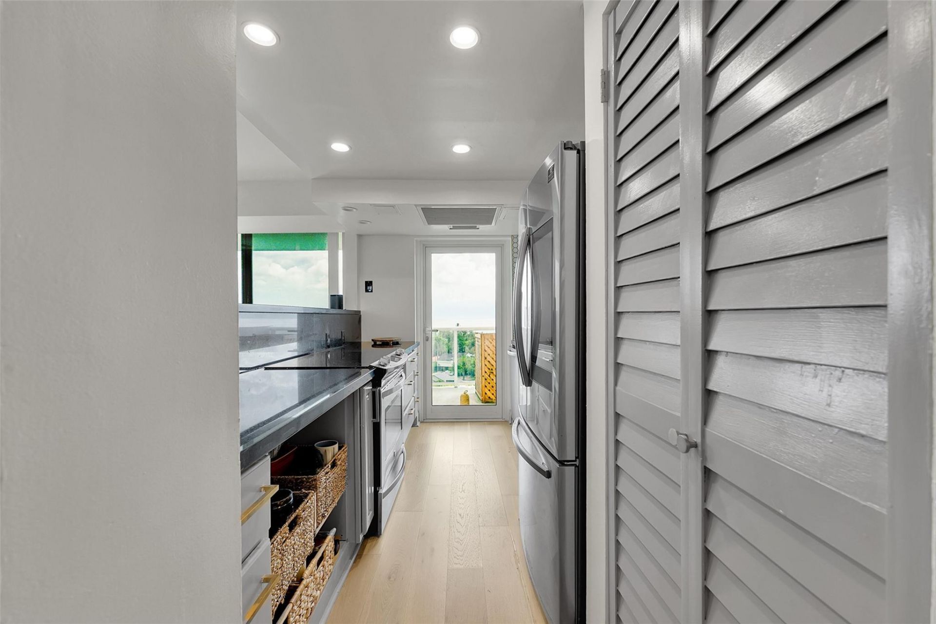 2841 N Ocean Boulevard, Unit 1004, Fort Lauderdale, FL 33308 Photo