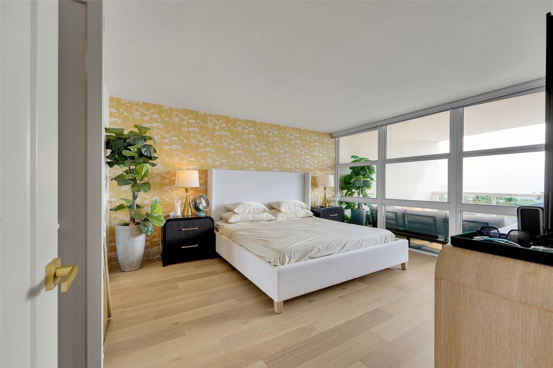 2841 N Ocean Boulevard, Unit 1004, Fort Lauderdale, FL 33308 Photo