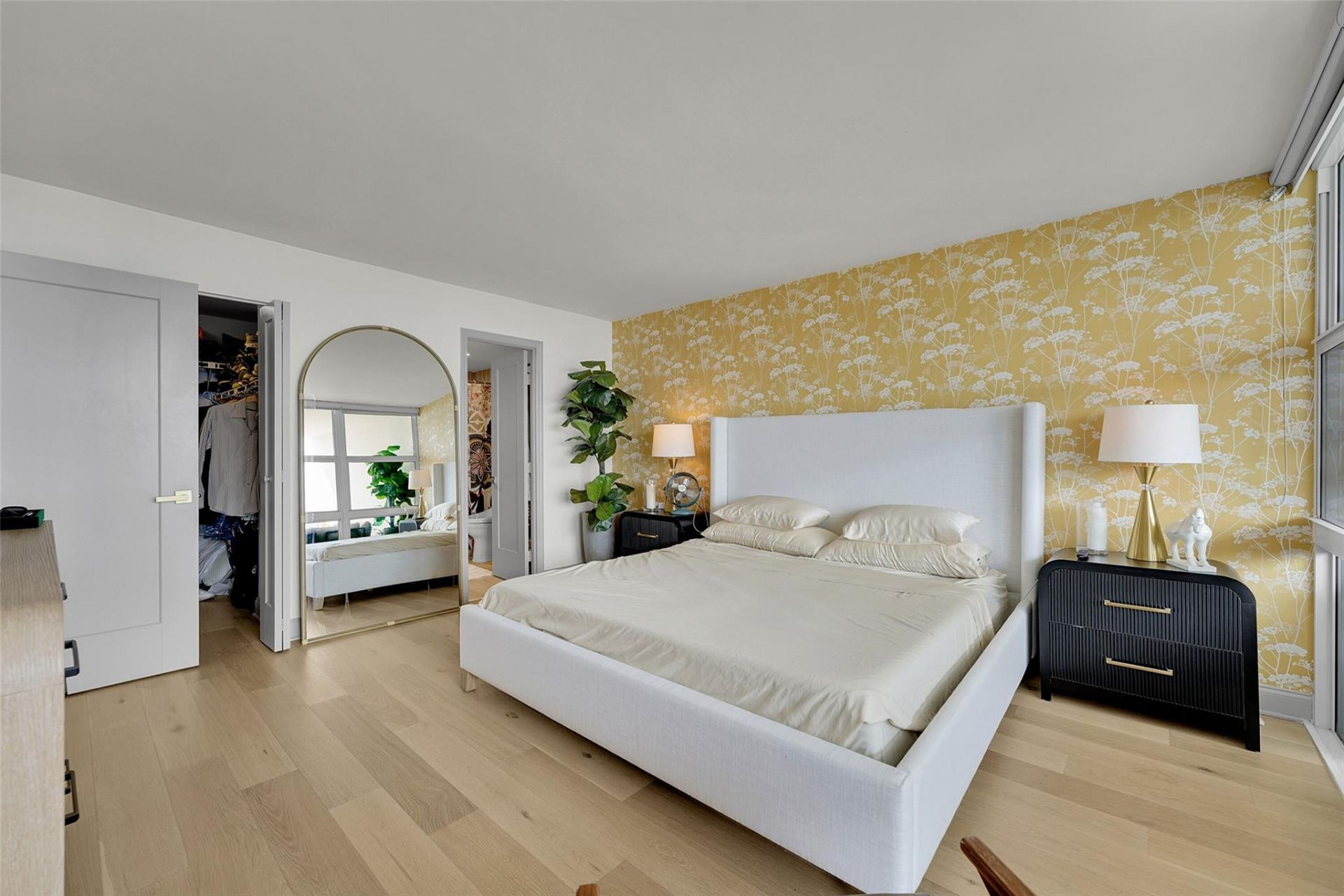 2841 N Ocean Boulevard, Unit 1004, Fort Lauderdale, FL 33308 Photo