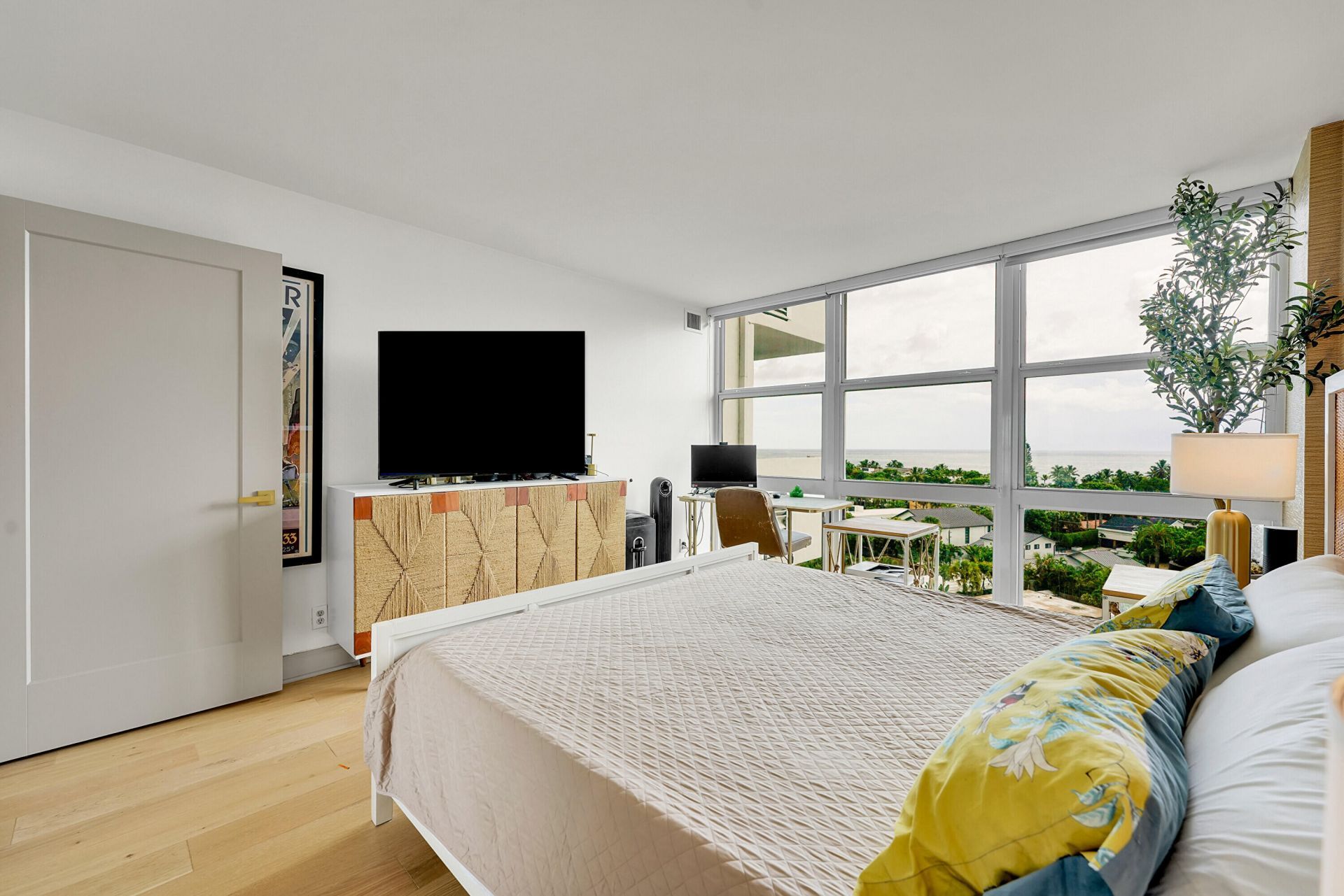 2841 N Ocean Boulevard, Unit 1004, Fort Lauderdale, FL 33308 Photo