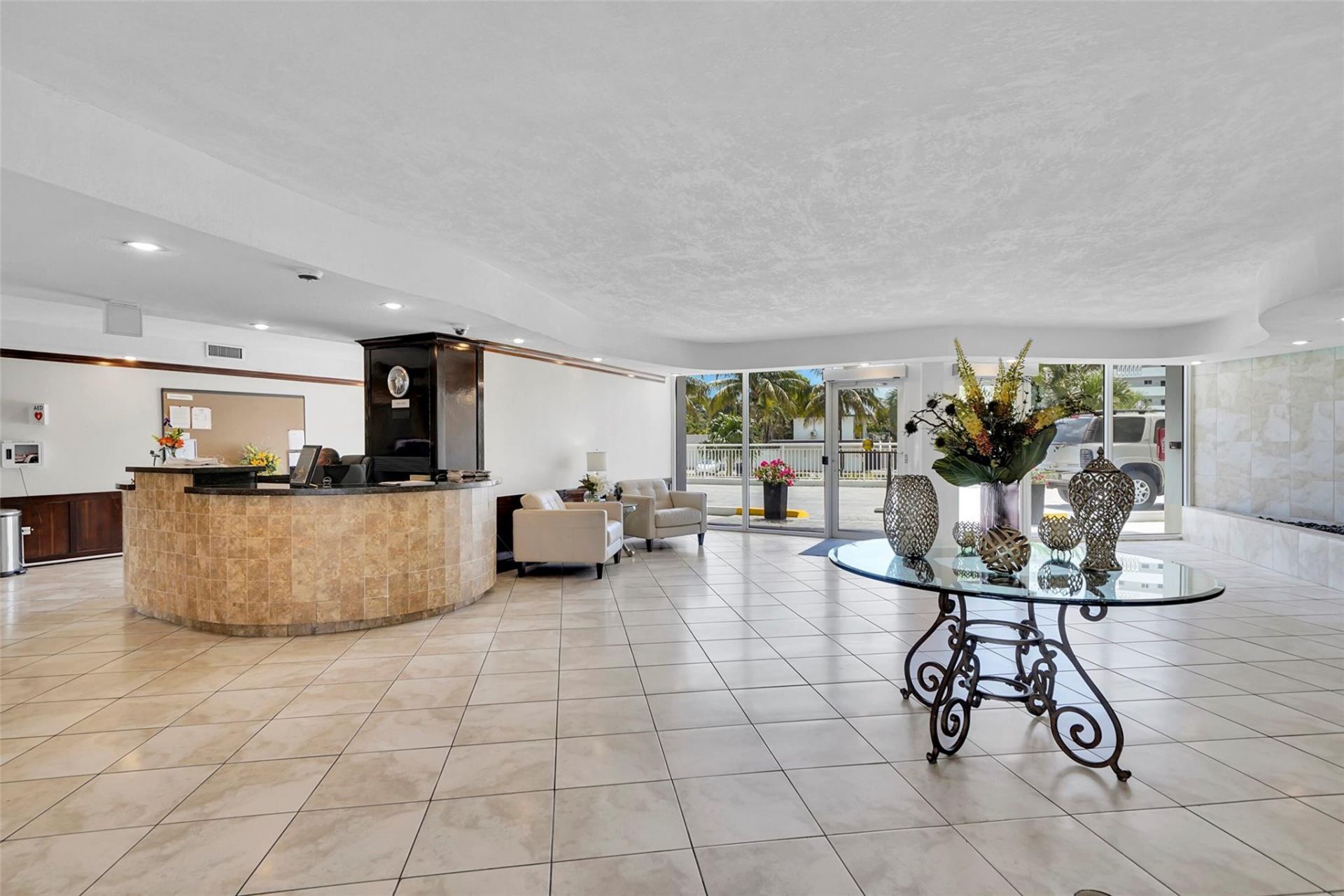 2841 N Ocean Boulevard, Unit 1004, Fort Lauderdale, FL 33308 Photo