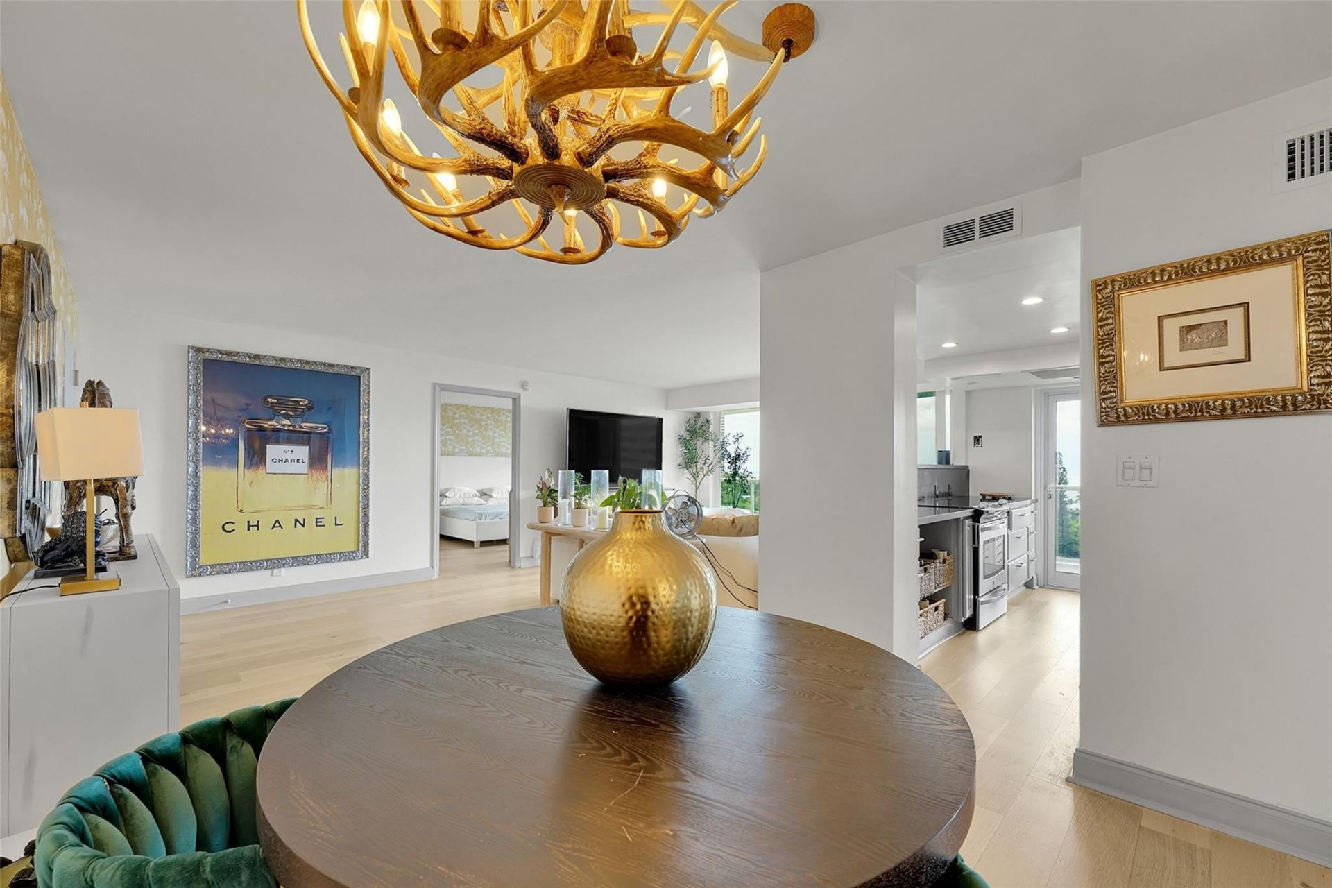 2841 N Ocean Boulevard, Unit 1004, Fort Lauderdale, FL 33308 Photo