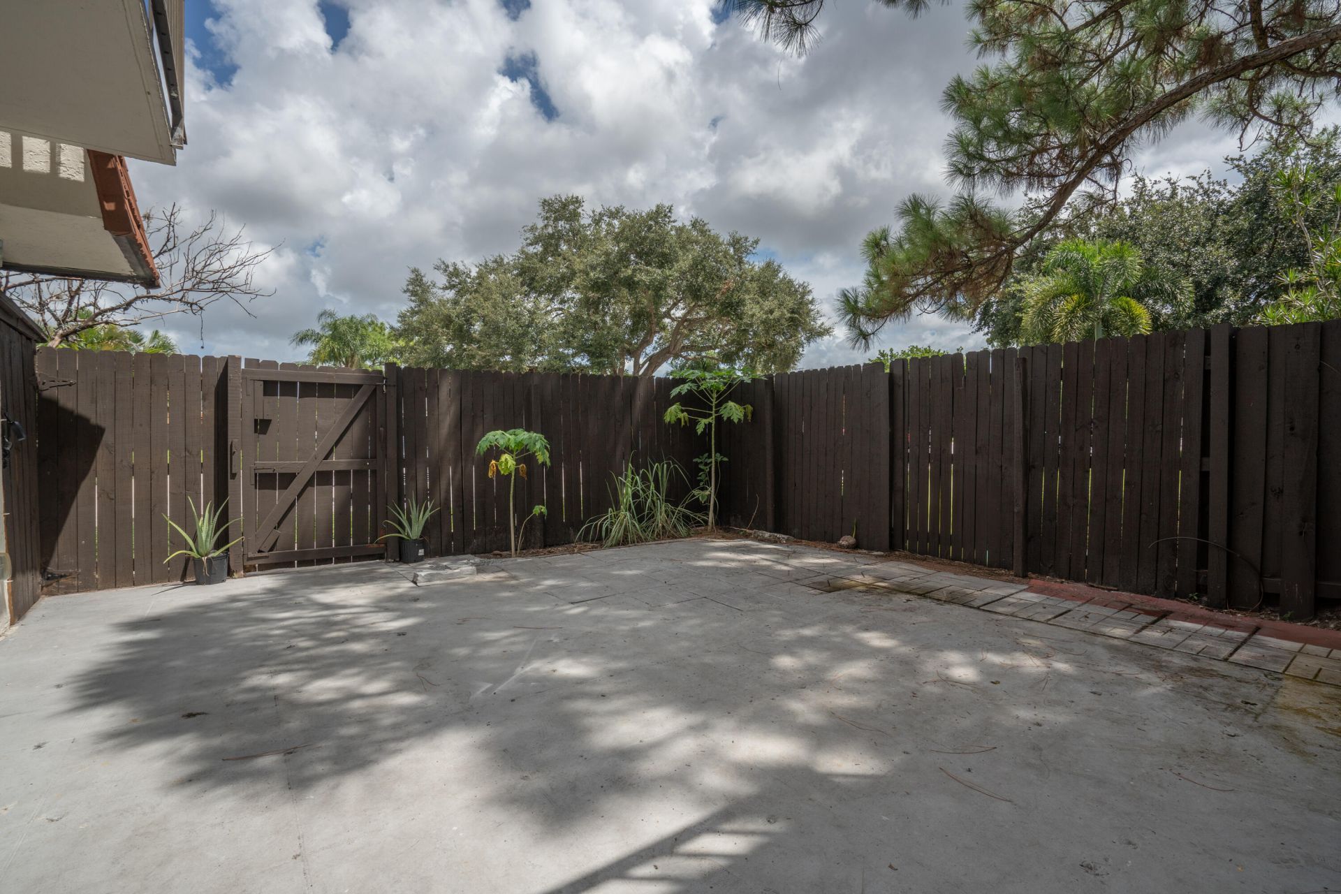 2244 White Pine Circle, Unit B, Greenacres, FL 33415 Photo
