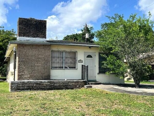 1789 Bacom Point Road, Pahokee, FL 33476