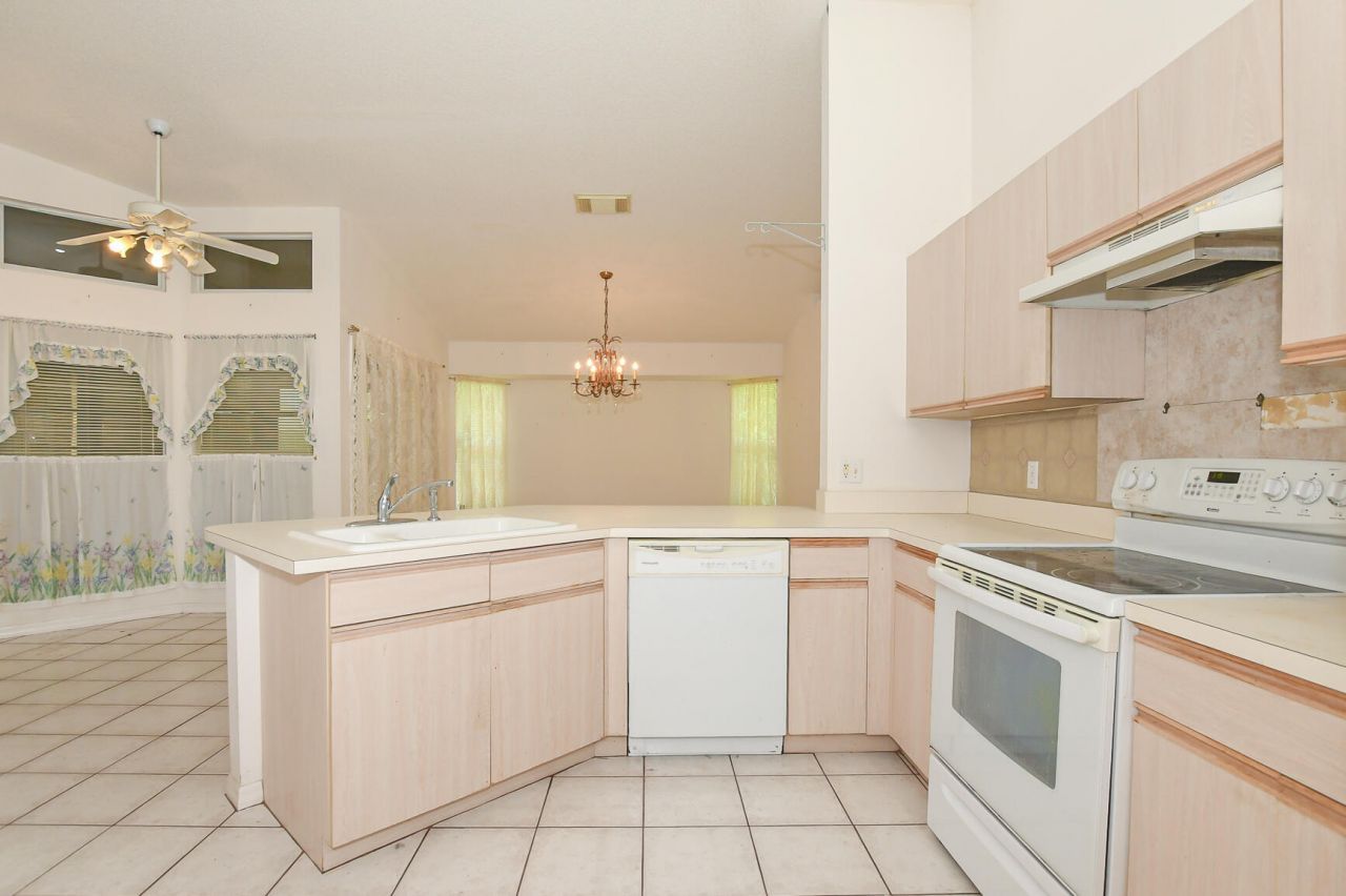 1810 SW Mcallister Lane, Port Saint Lucie, FL 34953 Photo