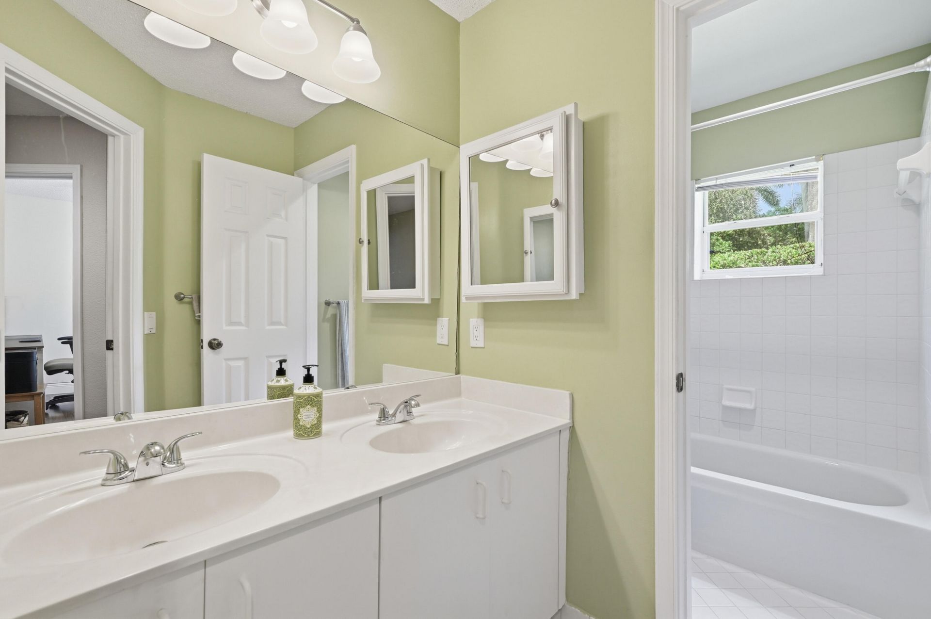 477 Cameron Drive, Weston, FL 33326 Photo