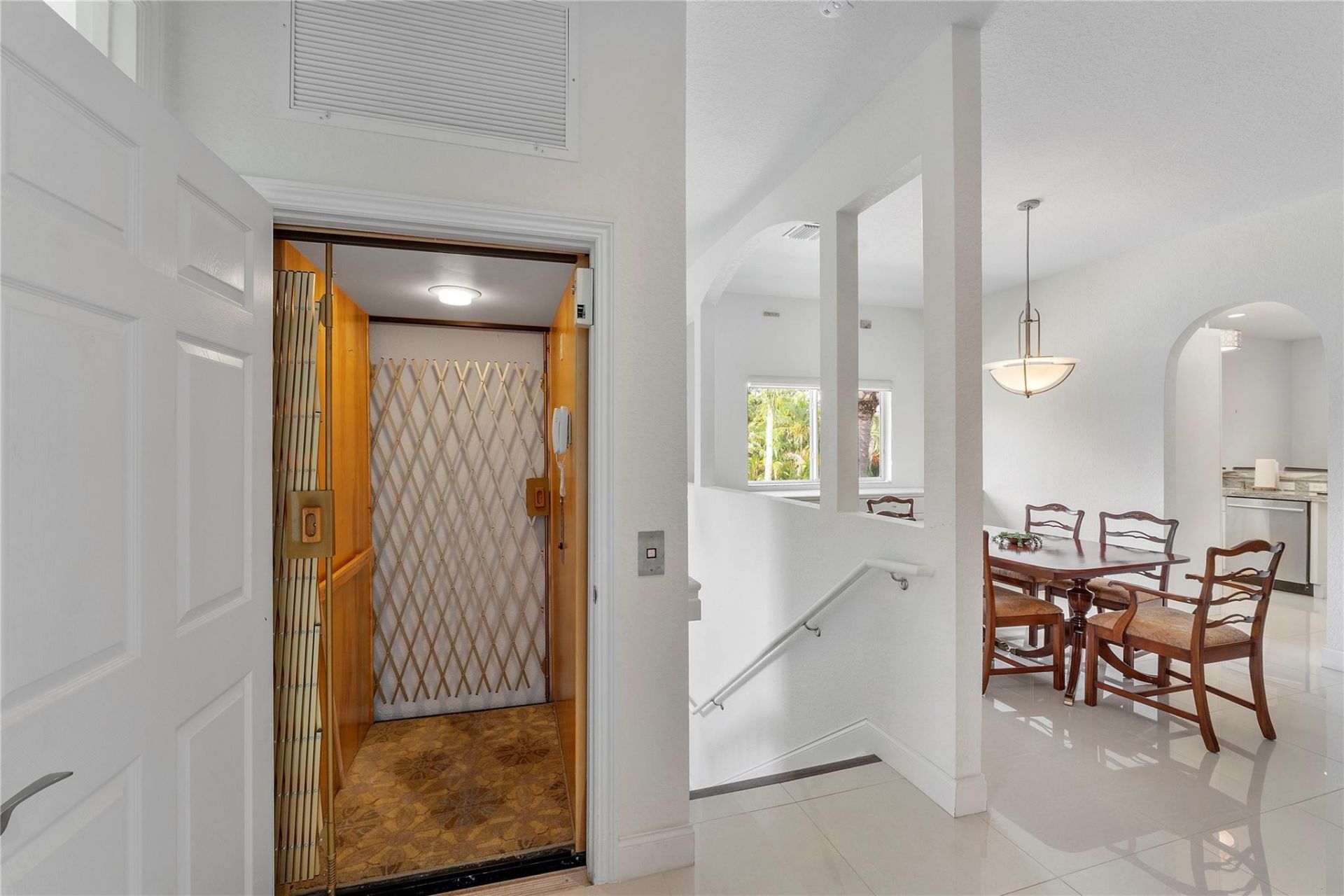 7940 Exeter Circle E, Unit 201, Tamarac, FL 33321 Photo