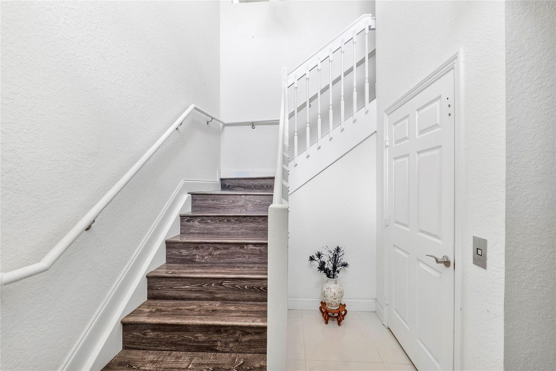 7940 Exeter Circle E, Unit 201, Tamarac, FL 33321 Photo