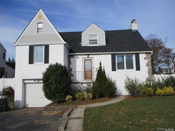 19 Acorn Road , East Rockaway, NY 11518