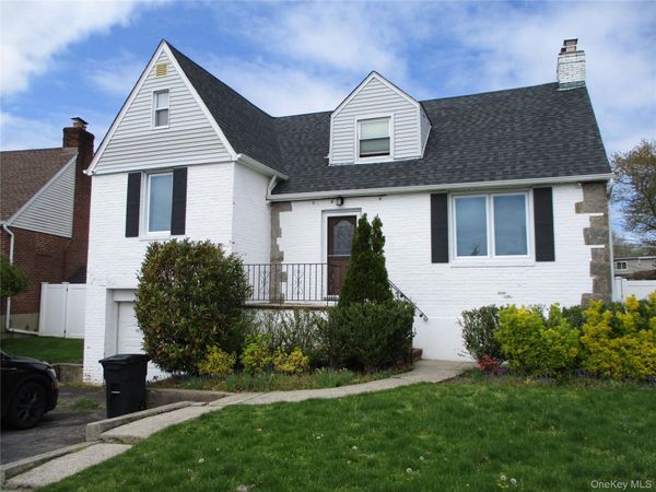 19 Acorn Road, East Rockaway, NY 11518