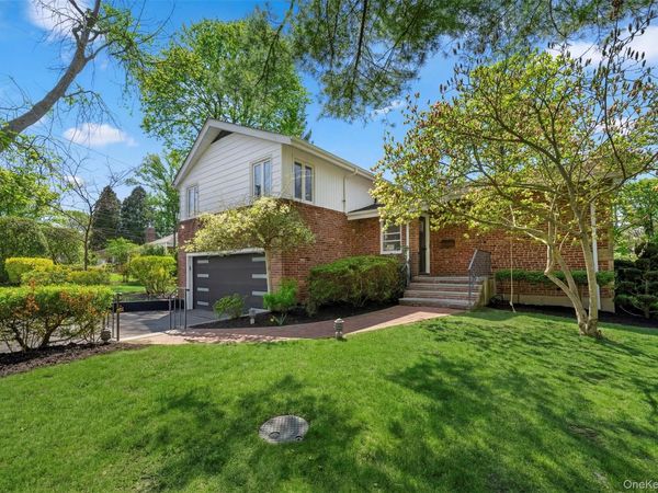 20 Brampton Lane , Great Neck, NY 11023