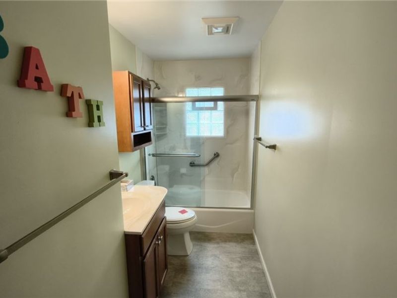 11531 Barrington Boulevard, Parma Heights, OH 44130 Photo 13