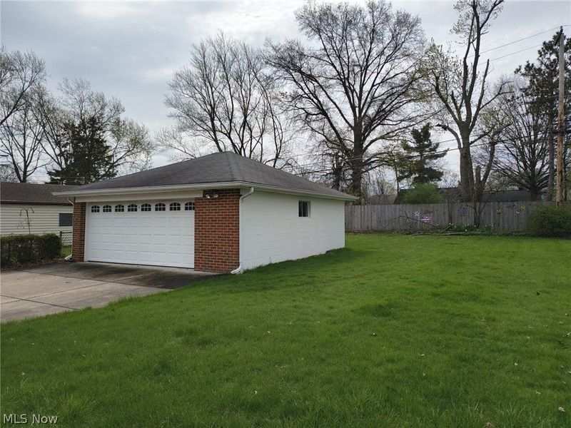 11531 Barrington Boulevard, Parma Heights, OH 44130 Photo 4