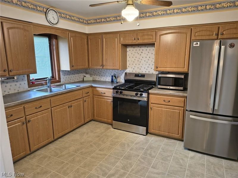 11531 Barrington Boulevard, Parma Heights, OH 44130 Photo 6