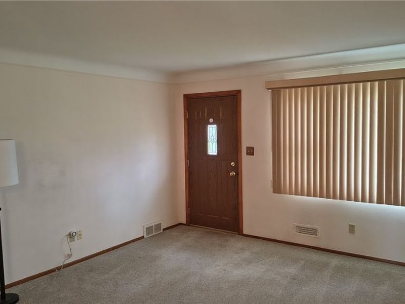 11531 Barrington Boulevard, Parma Heights, OH 44130 Photo 9