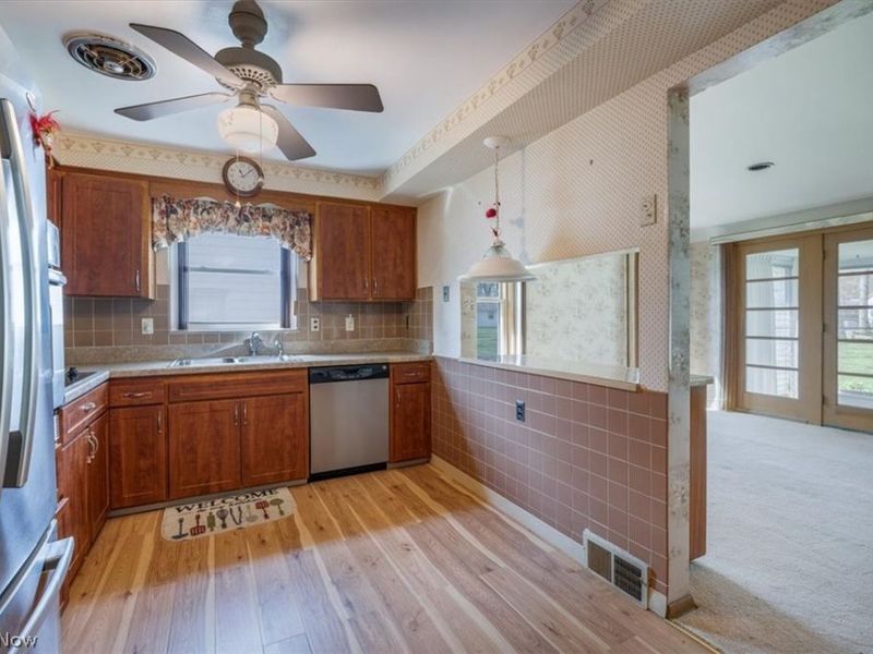 2142 Waynoka Road, Euclid, OH 44117 Photo 10