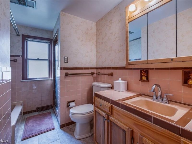 2142 Waynoka Road, Euclid, OH 44117 Photo 15