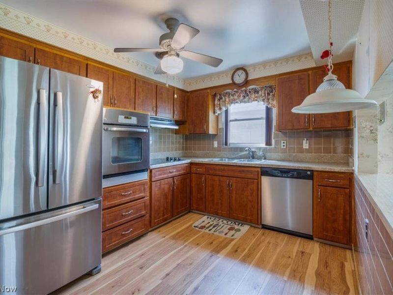 2142 Waynoka Road, Euclid, OH 44117 Photo 9