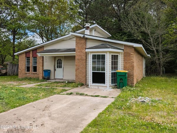 7208 Greenbriar Street, Ocean Springs, MS 39564