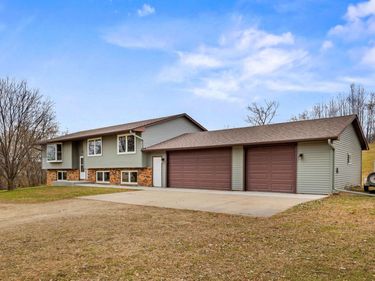 4245 Plum Creek Road, Elko New Market, MN 55020