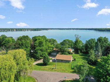 10400 Kismet Isle, Chisago City, MN 55013