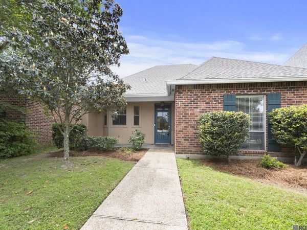 9144 Oxford Place Dr, Baton Rouge, LA 70809