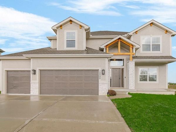 10505 N Flora Avenue, Kansas City, MO 64155