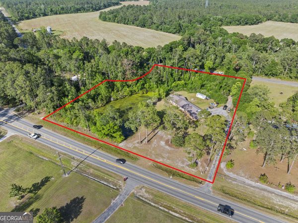 1425 Blackshear Highway, Baxley, GA 31513