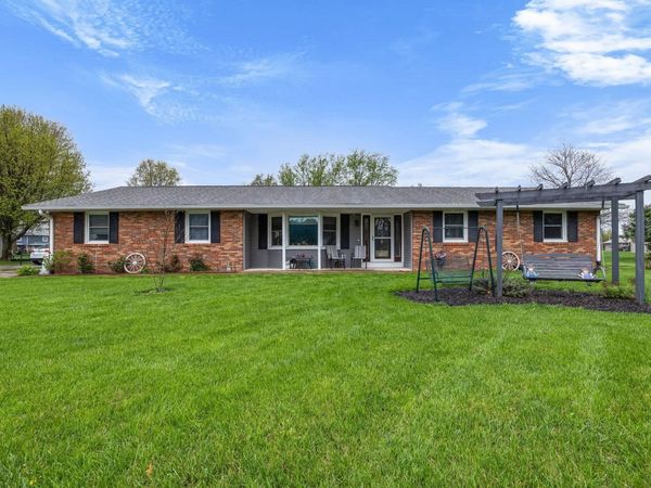 190 E Sycamore Lane, Frankfort, IN 46041