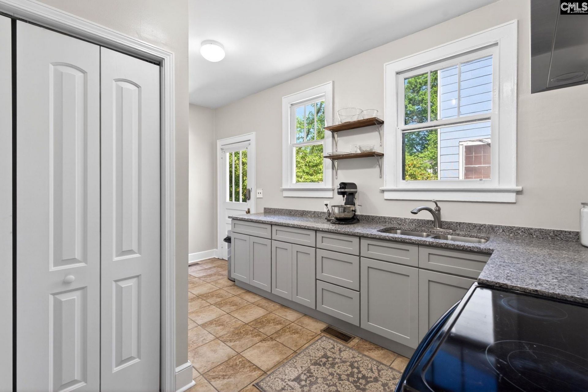 303 Tyler Street Photo 21