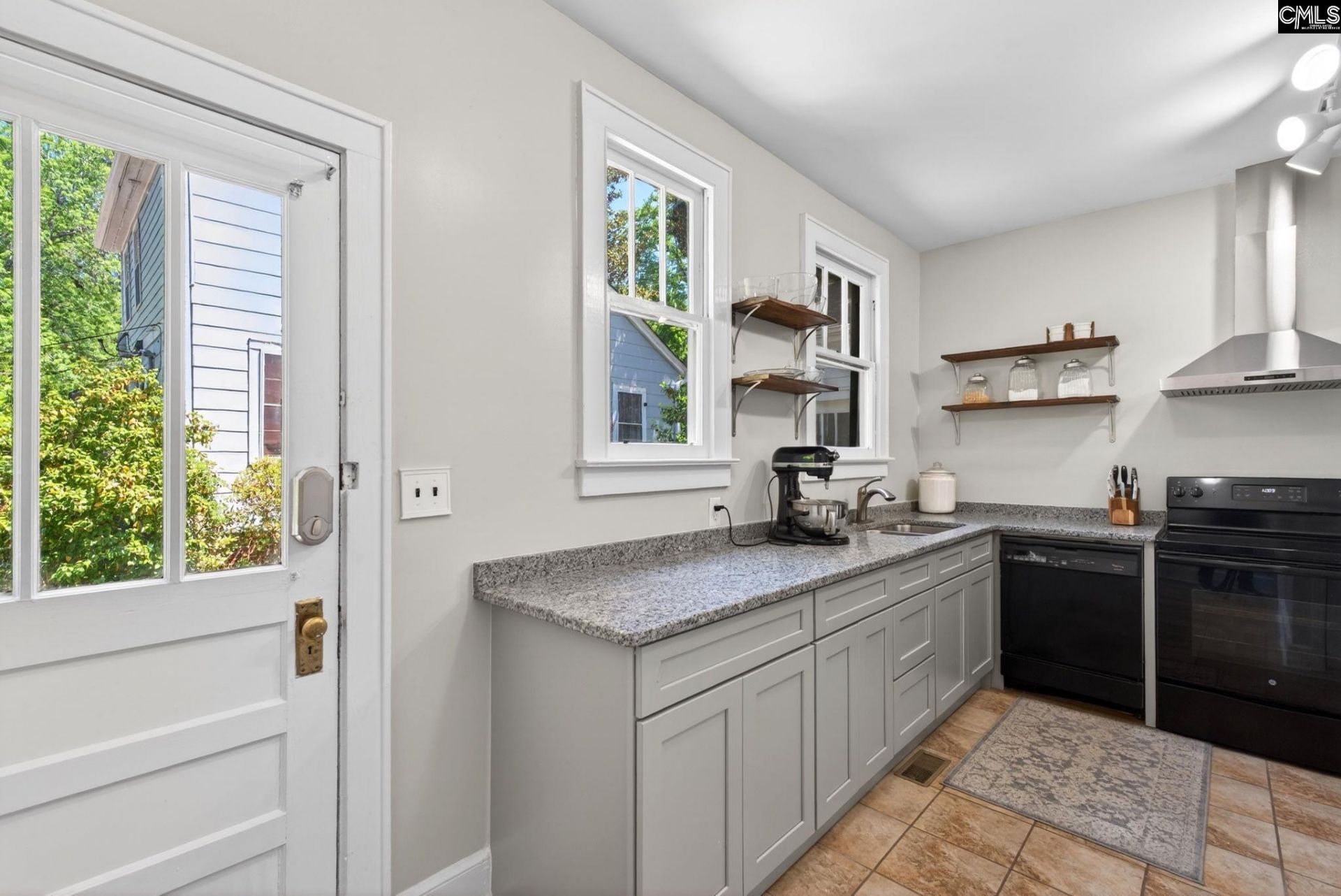 303 Tyler Street Photo 24