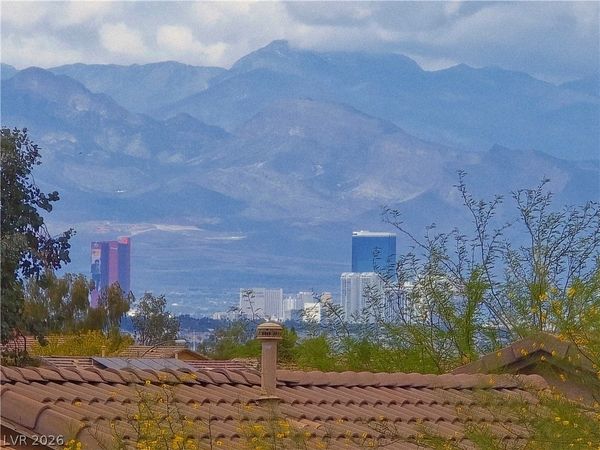 897 Via Del Tramonto Street, Henderson, NV 89011