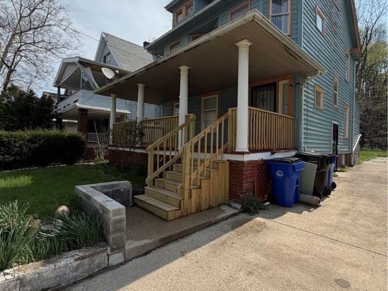 16812 Endora Road, Cleveland, OH 44112 Photo 3