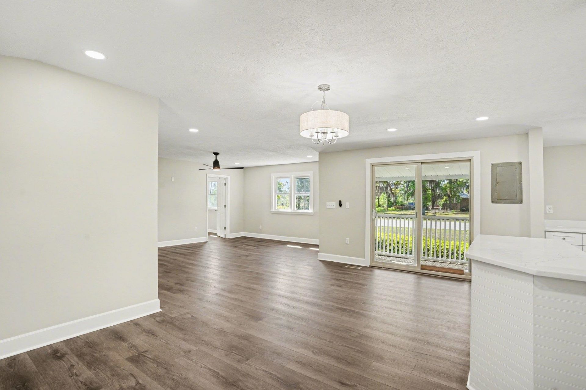 5370 Miracle Ln. Photo 11