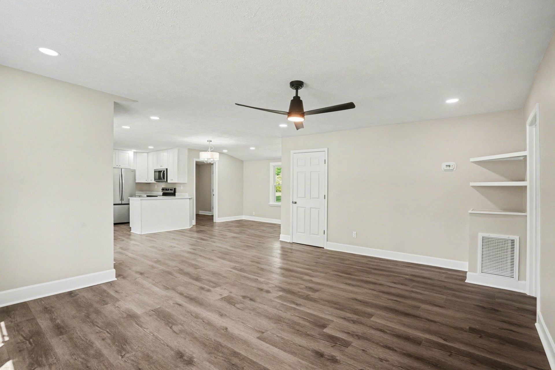 5370 Miracle Ln. Photo 13