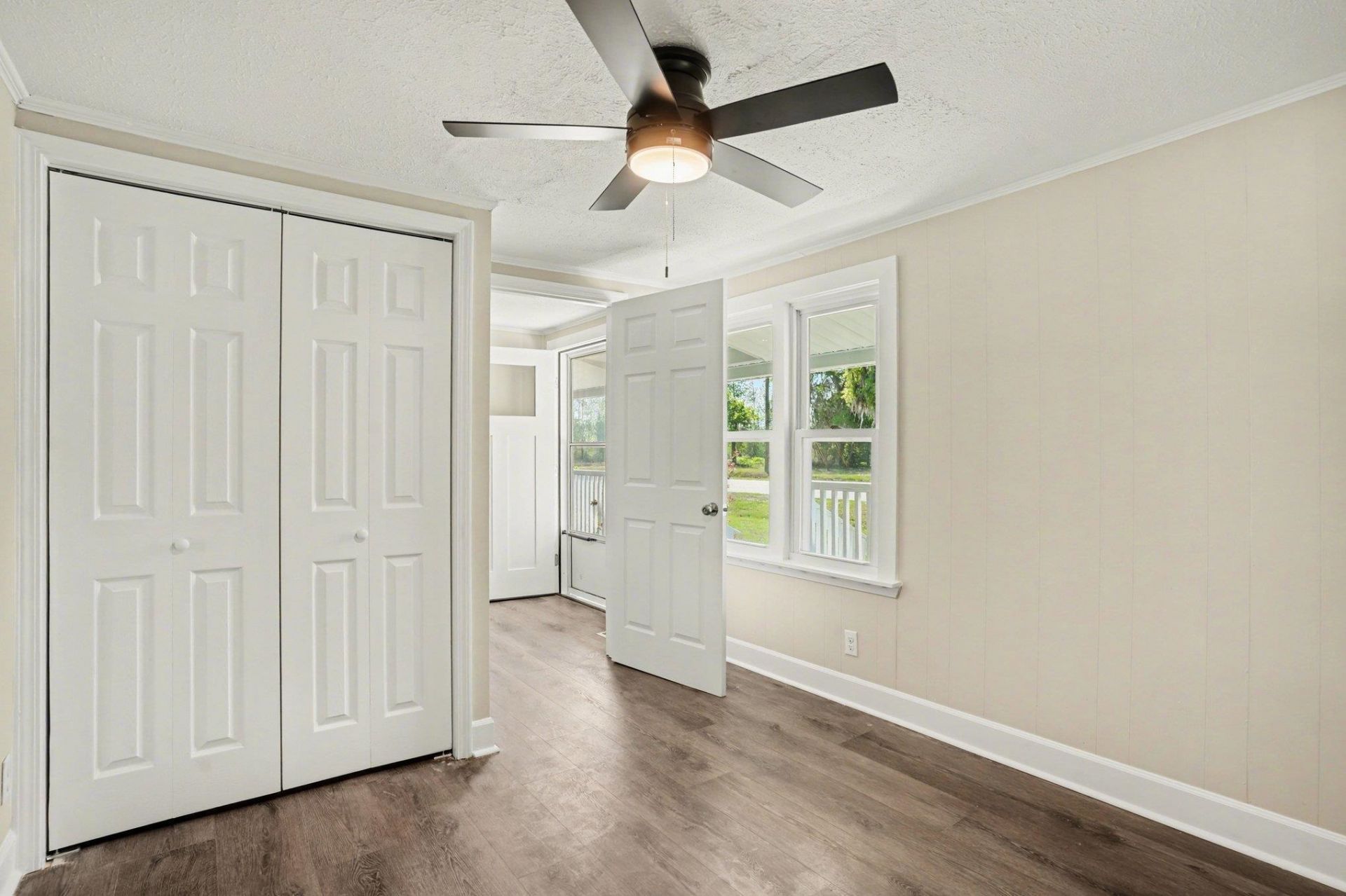 5370 Miracle Ln. Photo 8