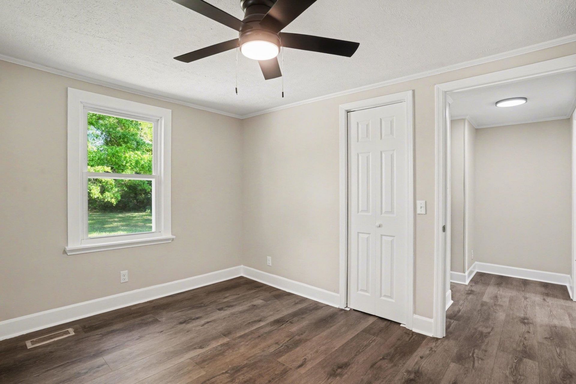 5370 Miracle Ln. Photo 9