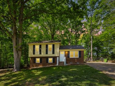 7921 Castlelake Court, Raleigh, NC 27615