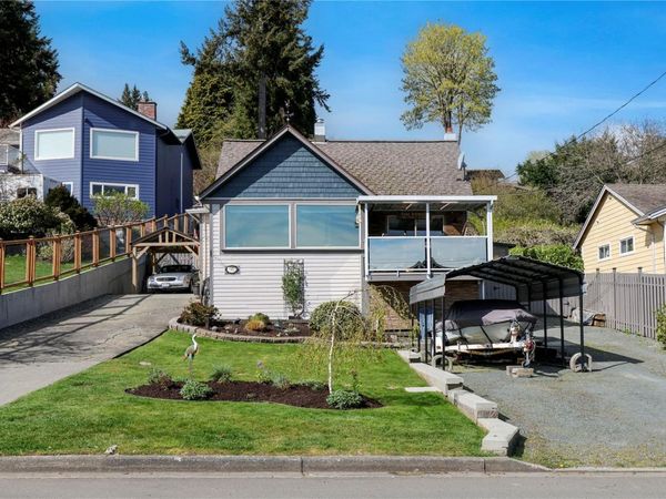 542 Thulin St, Campbell River, BC V9W 2L1